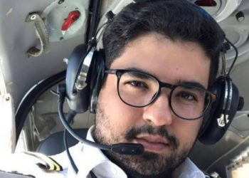 Corpo de piloto que estava em avião bimotor é reconhecido pela família no RJ