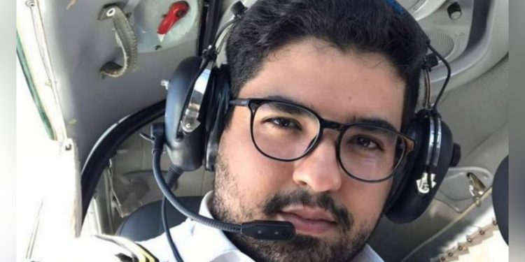 Corpo de piloto que estava em avião bimotor é reconhecido pela família no RJ