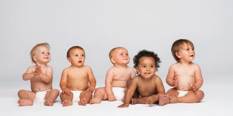 Veja ranking de nomes de bebês em destaque em 2021; Miguel e Helena lideram