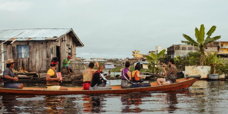 Após turnê no interior do AM, ‘Palhaçaria Navegante’ lança documentário