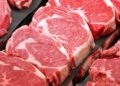 Proibição da China e a crise mundial de contêineres determinaram queda das exportações da carne brasileira em outubro, afirma Abrafrigo
