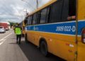 Em Manaus, motorista de micro-ônibus ‘amarelinho’ é autuado por conduzir sem CNH