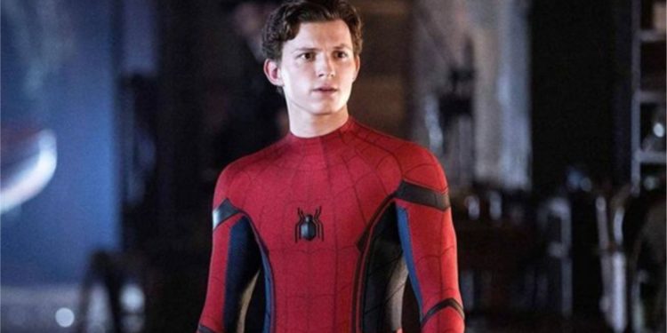 Sony anuncia que Tom Holland estará em mais três filmes como Homem-Aranha