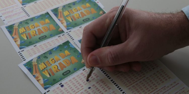 Mega da Virada inicia apostas e prevê prêmio de R$ 350 milhões