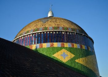 Lançamento da exposição ‘Cúpulas’ é parte da programação de aniversário dos 125 anos do Teatro Amazonas