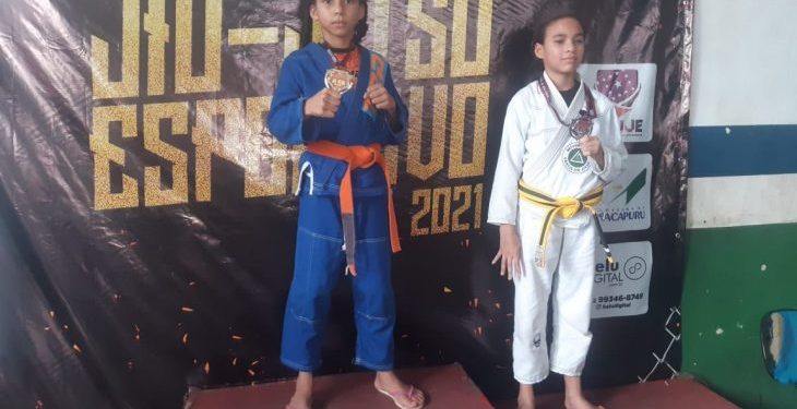 Treinadas pelo pai, irmãs indígenas conquistam medalha de ouro na Copa Manacapuru de Jiu-jitsu, no AM
