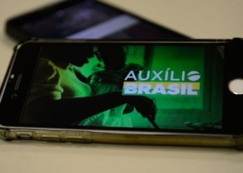 Beneficiários com NIS final 2 recebem auxílio de R$ 400 nesta segunda-feira