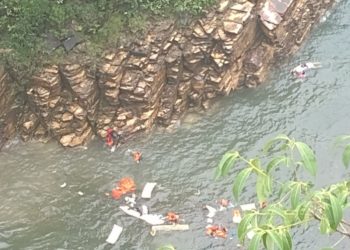 Deslizamento de pedra deixa pelos menos cinco mortos em Capitólio (MG)