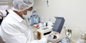 Amazonas registra 13 mortes e 738 novos casos de Covid-19