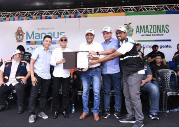 Prefeitura de Manaus e governo do Amazonas assinam ordem de serviço de R$ 3 mi para reformar feiras do bairro Compensa 24/06/2022 15h23