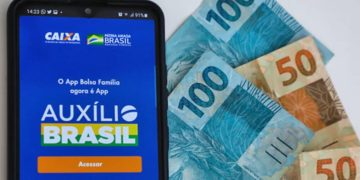 Auxílio Brasil e Gás serão pagos para beneficiários do NIS final 4 nesta sexta-feira (2); confira o calendário