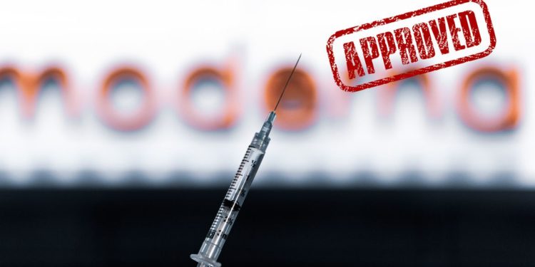 Reino Unido é o 1º país a aprovar vacina contra Covid adaptada para Ômicron