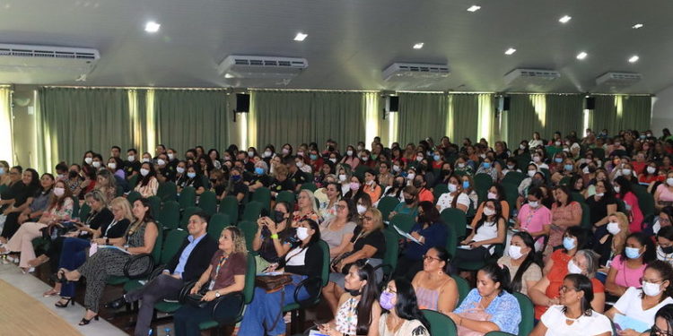 Prefeitura de Manaus realiza seminário ‘Imaginação, faz de conta e brincadeira: o universo da Educação Infantil’