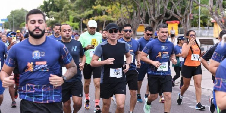 Prefeito David Almeida enfatiza investimentos para impulsionar o esporte durante a 2ª Corrida da Guarda Municipal