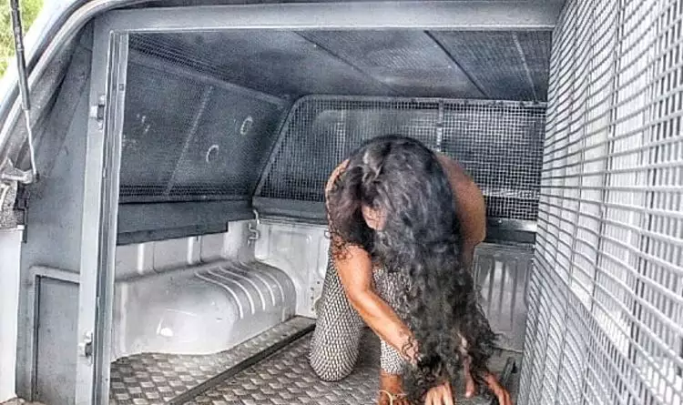 Tia é presa em Manaus por torturar sobrinho de 8 anos por errar tarefa de matemática