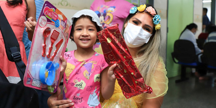 Prefeitura de Manaus realiza manhã de acolhimento com alunos da Semed atendidos pelo Hemoam