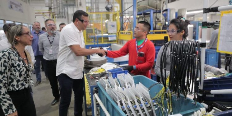 Wilson ouve demandas de fabricantes de condicionadores de ar, setor que emprega 30 mil no AM