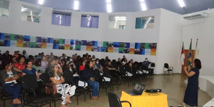 Prefeitura de Manaus realiza capacitação para os formadores da DDPM da Semed envolvidos na campanha Alfabetiza Manaus