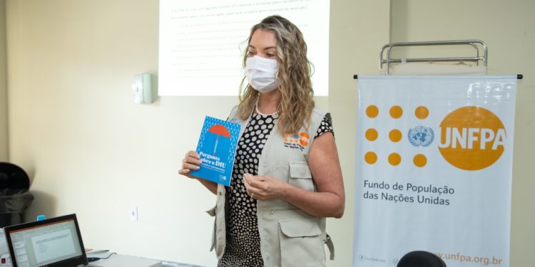 Novos médicos da prefeitura recebem capacitação sobre inserção de DIU