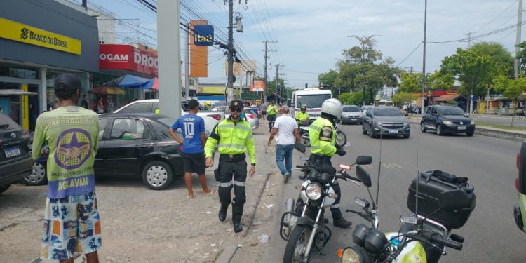 Prefeitura de Manaus autua 40 motoristas por estacionamento proibido na zona Norte