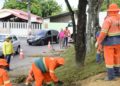 Prefeitura de Manaus realiza serviço de jardinagem na rua Goiânia