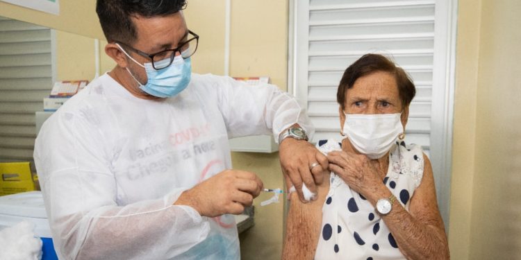 Público com doses pendentes contra a Covid-19 poderá buscar dez pontos de Manaus, neste sábado, 26/11