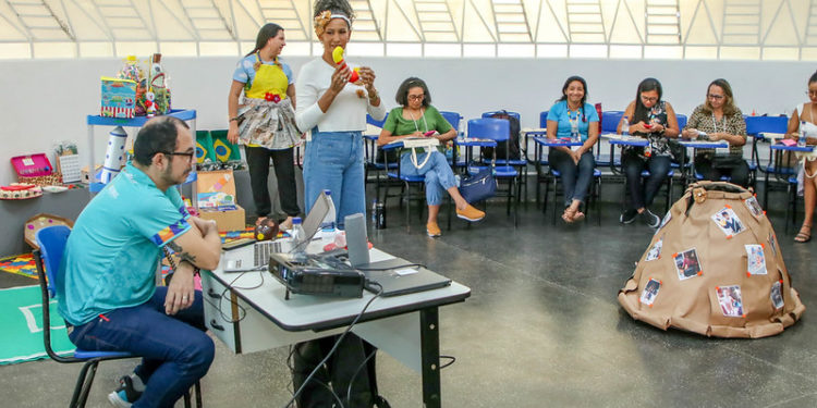 Mais de 110 projetos são apresentados na 8ª Socialização de Práticas Pedagógicas da Semed