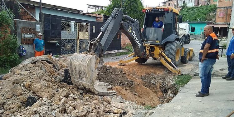 Prefeitura de Manaus realiza reparo emergencial em drenagem na comunidade Riacho Doce