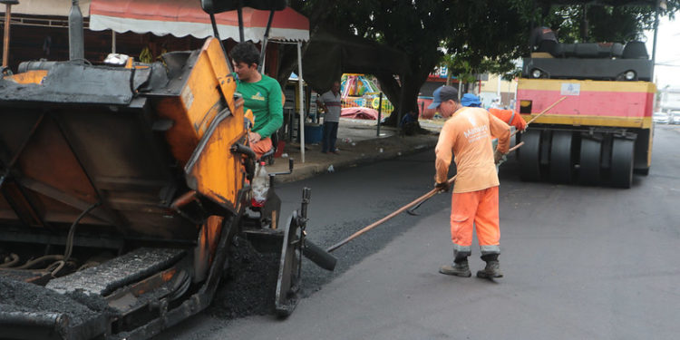 Programa ‘Asfalta Manaus’ beneficia novas ruas no bairro Planalto