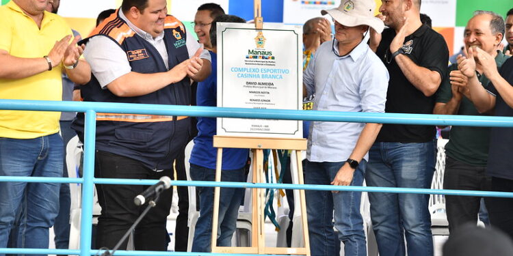 Prefeito David Almeida entrega Complexo Esportivo revitalizado no bairro Jorge Teixeira