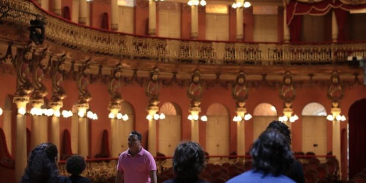 Na reta final, ensaios do ‘Encanto de Natal’, acontecem no Teatro Amazonas