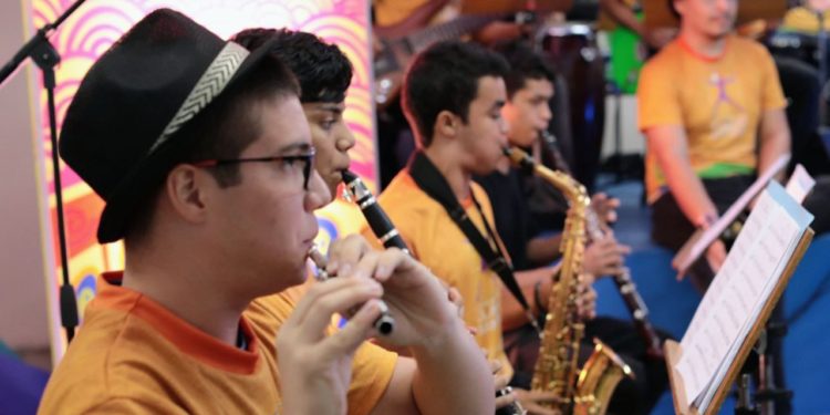 “O Mundo Encantado do Natal” chega aos alunos da rede pública estadual de ensino