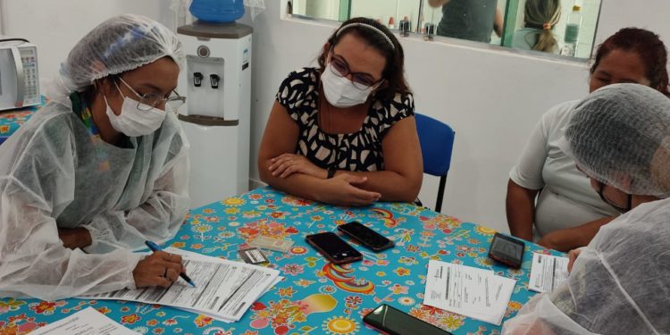 Prefeitura de Manaus oferta teste rápido para Covid-19 em escolas municipais