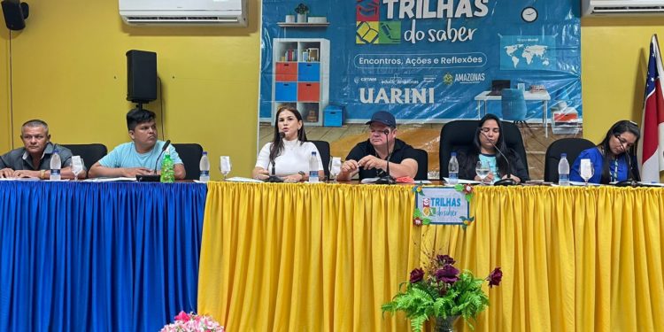 Trilhas do Saber: Uarini e Alvarães recebem cursos para a área de educação