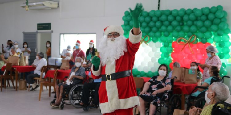 Prefeitura de Manaus realiza ‘Natal do Amor’ para idosos residentes na Fundação Doutor Thomas