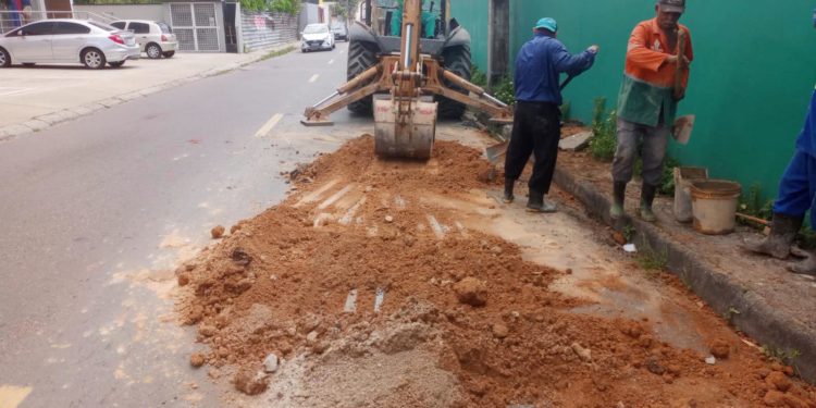 Prefeitura de Manaus intensifica obra de drenagem no bairro Nova Esperança