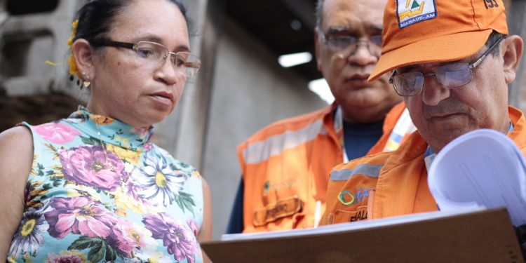 Prefeitura de Manaus atende ocorrências durante a chuva nesta terça-feira, 13/12