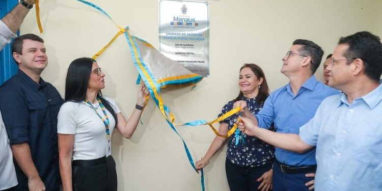 Prefeito David Almeida entrega unidade de saúde reformada e ampliada na zona rural de Manaus