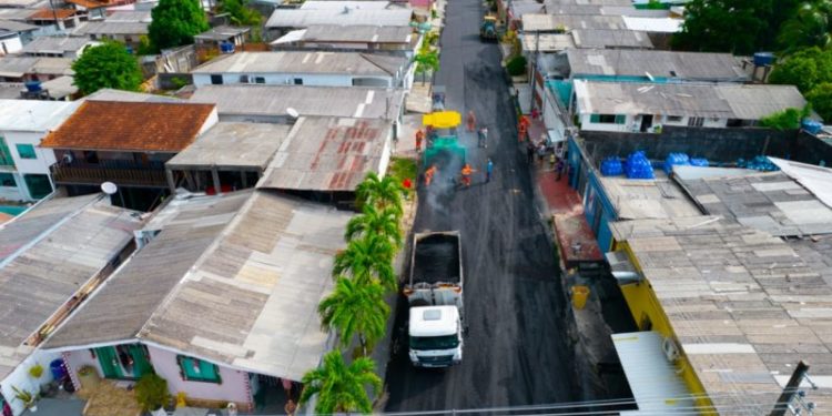 OBRAS- Programa ‘Asfalta Manaus’ conclui mais uma rua no bairro Planalto