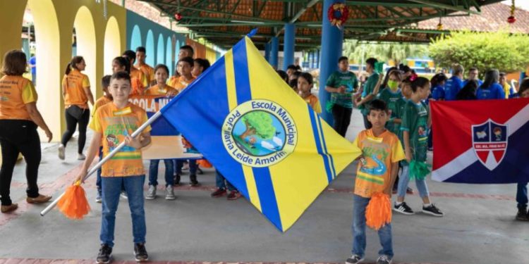 ATIVIDADE LÚDICA- Estudantes da Semed praticam o aprendizado em gincana municipal promovida pela Prefeitura de Manaus