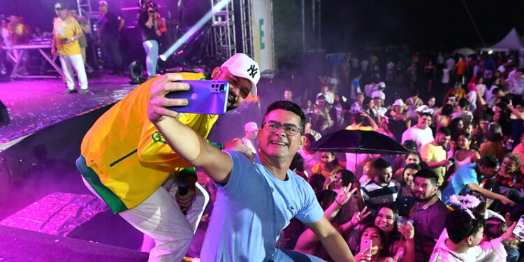 Prefeito David Almeida destaca sucesso do réveillon de Manaus e investimentos no turismo de grandes eventos