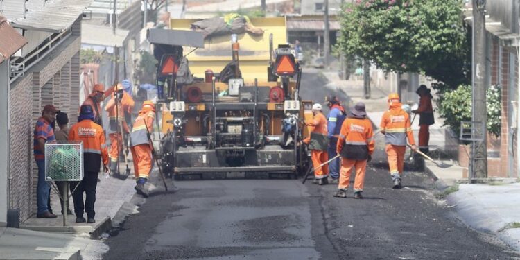 ‘Programa Asfalta Manaus’ já recuperou 92 ruas no bairro Parque 10 de Novembro