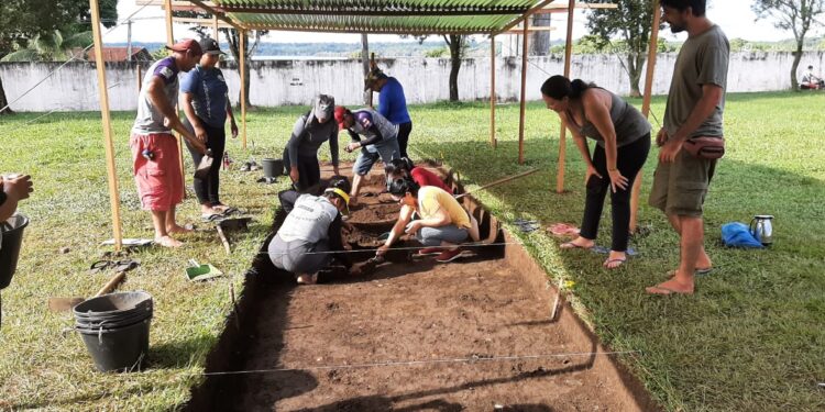 Escavação com participação da UEA mostra ocupação indígena no AM há mais de 2 mil anos