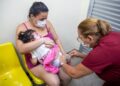 Bebês sem comorbidades são incluídos na imunização contra a Covid-19 pela Prefeitura de Manaus