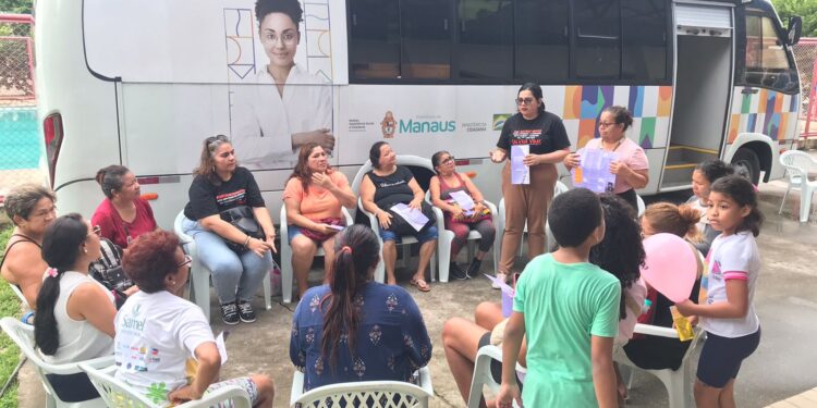 Usuárias do Magdalena Arce Daou recebem atendimento psicossocial em Unidade Móvel