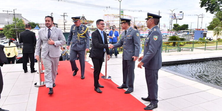 Prefeito David Almeida prestigia posse dos novos parlamentares da Assembleia Legislativa do Amazonas