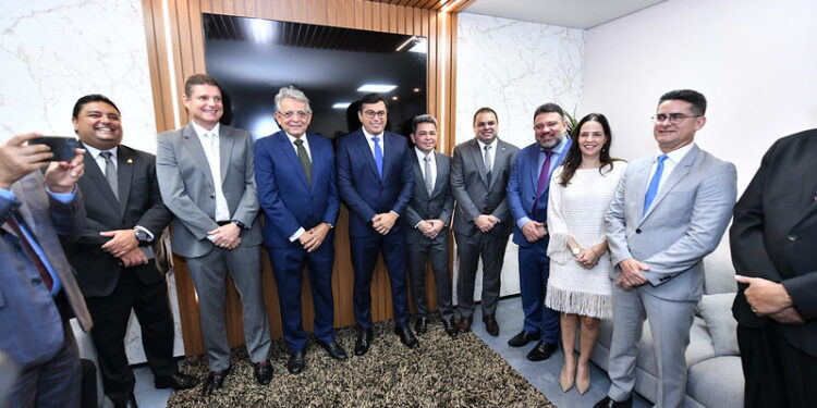 Prefeito David Almeida participa da leitura da mensagem governamental de Wilson Lima reforçando parceria com Manaus