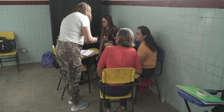 Professores de comunidades ribeirinhas de Manaus recebem ‘Formação Educação do Campo’ da prefeitura