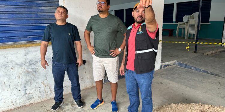 Prefeitura de Manaus aproveita fluxo menor de clientes e acelera obras na feira do São Francisco e no mercado Carneiro da Mota