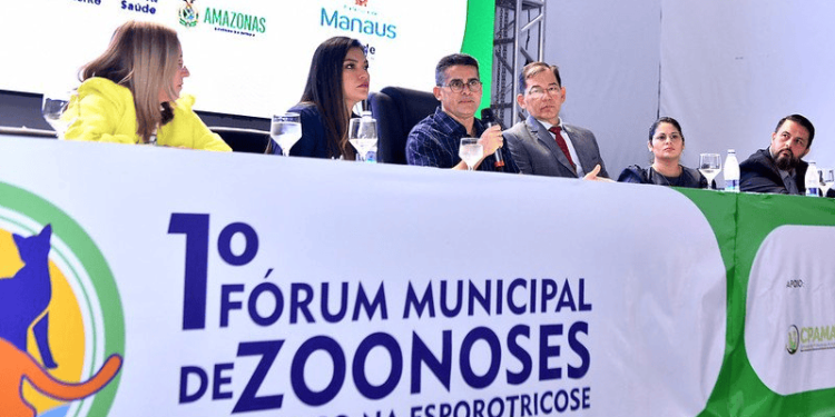 Prefeito realiza abertura do 1º Fórum Municipal de Zoonoses com foco na Esporotricose e destaca combate à doença na capital
